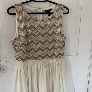 Forever21 Sequin Chevron Dress Size LARGE